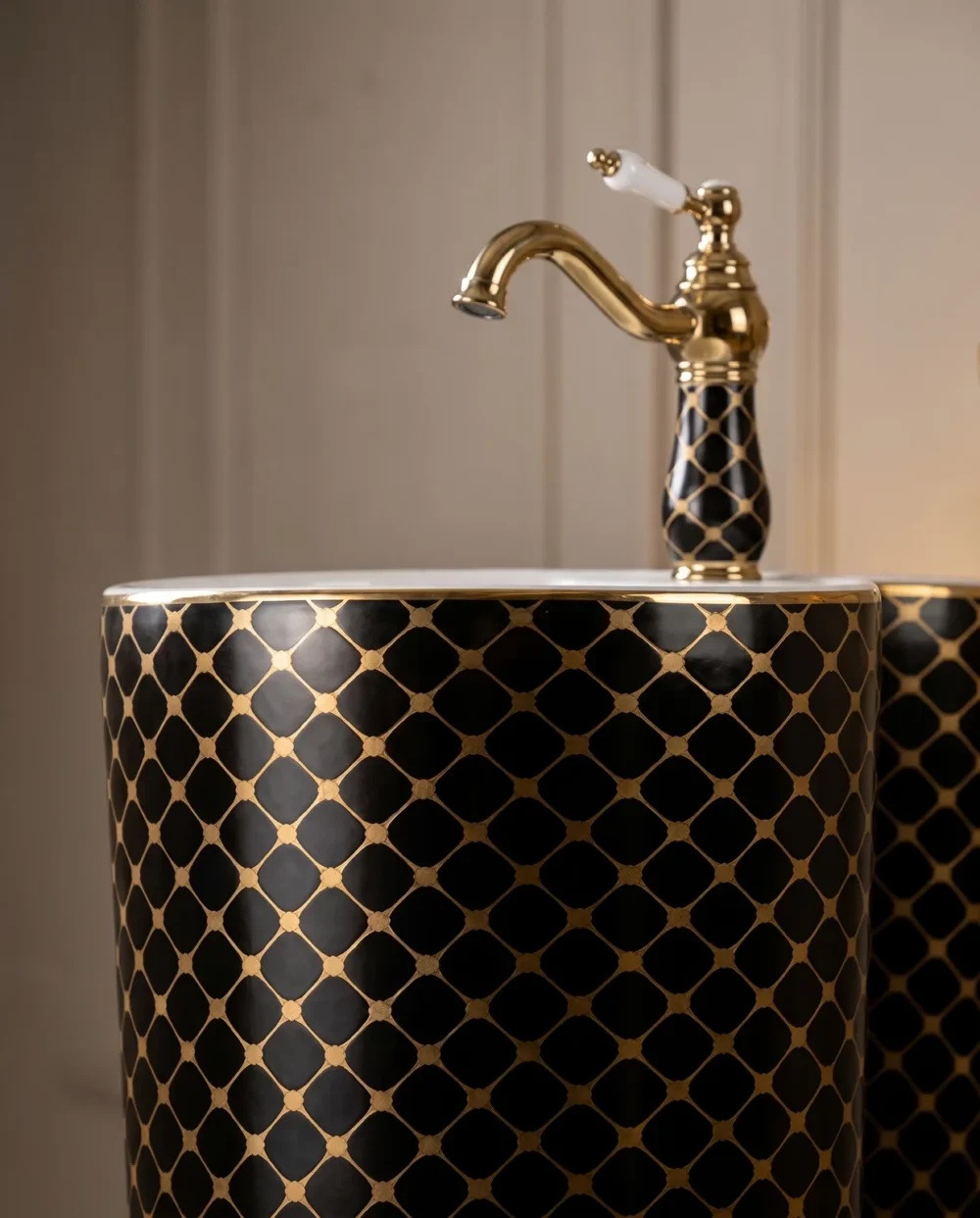 Siyah Altın Beyaz Hazne Monoblok Lavabo